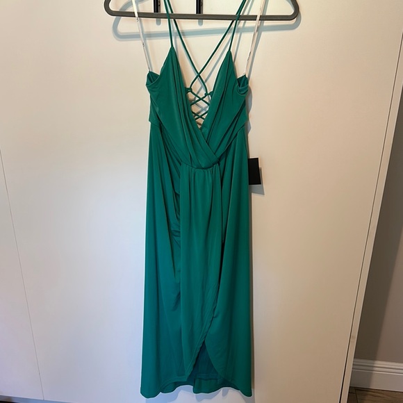 Lulus Dresses & Skirts - LULUS Elegant Green Midi Dress